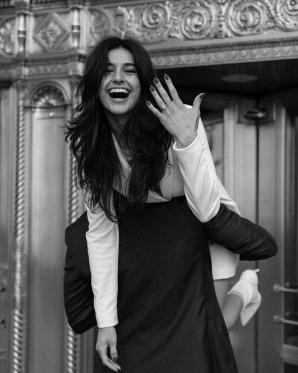 35 Engagement Photoshoot Ideas for Unforgettable Photos