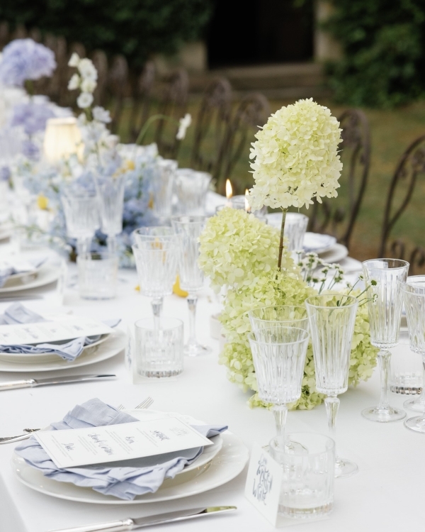 The Cost of Wedding Flowers: A Guide to Budgets & Blooms at Every Price Point