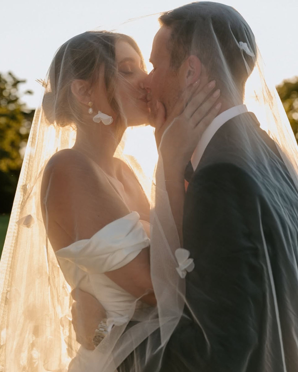 23 Best Wedding Photographers in Australia | Modern, Cinematic Photography | TOP Luxury Bridal Photographers