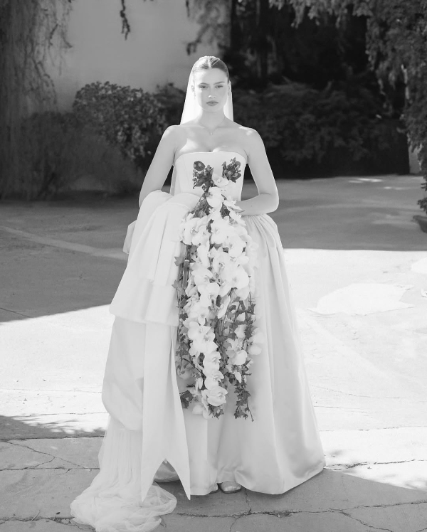 The Cost of Wedding Flowers: A Guide to Budgets & Blooms at Every Price Point