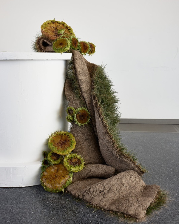 A Surreal Wedding Weekend at a Stunning Architectural Marvel