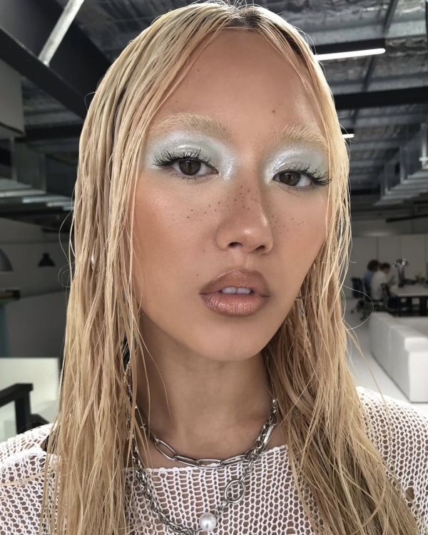 A Step-by-Step Guide to Sea Witchery Makeup