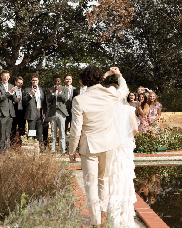 10 Unforgettable Ways to Involve Your Wedding Party on Your Big Day
