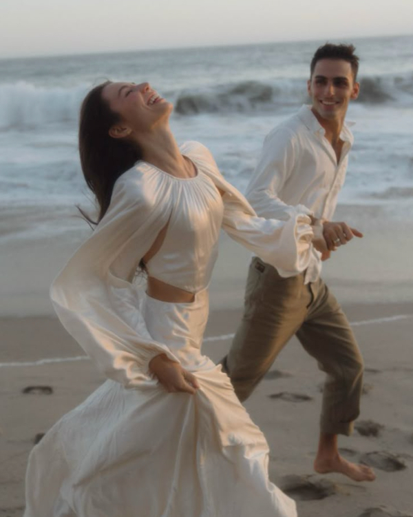 35 Engagement Photoshoot Ideas for Unforgettable Photos