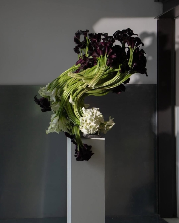 The Cost of Wedding Flowers: A Guide to Budgets & Blooms at Every Price Point