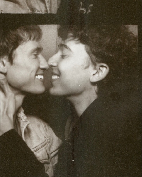 35 Engagement Photoshoot Ideas for Unforgettable Photos