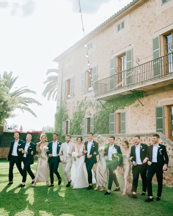 10 Unforgettable Ways to Involve Your Wedding Party on Your Big Day