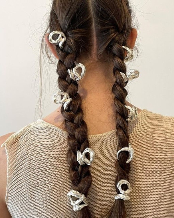 30 Chic Hairstyles for Brides with Long Hair