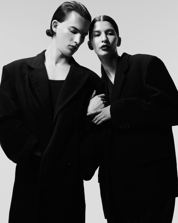 35 Engagement Photoshoot Ideas for Unforgettable Photos