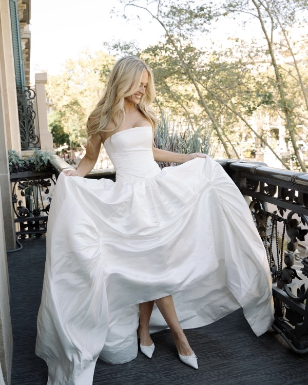 A Chic & Colorful Multi-Day Seaside Celebration in Spain