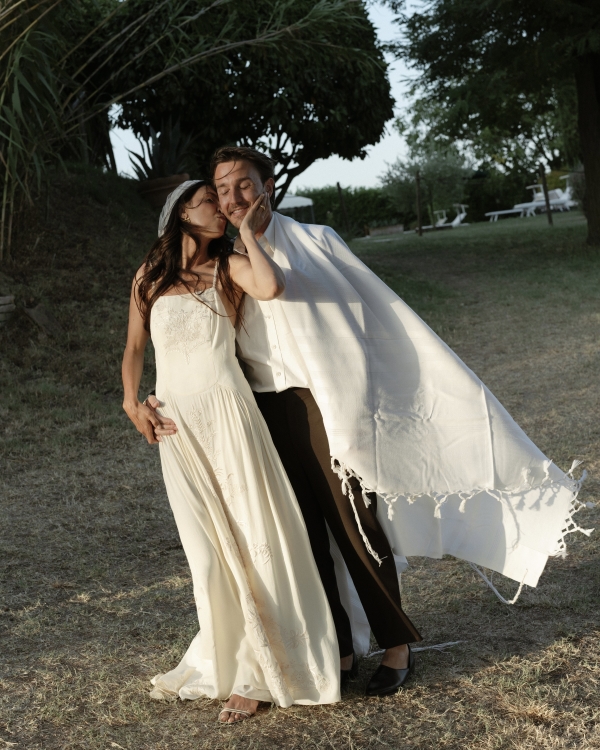 A Joyful Celebration in the Golden Rolling Hills of Tuscany