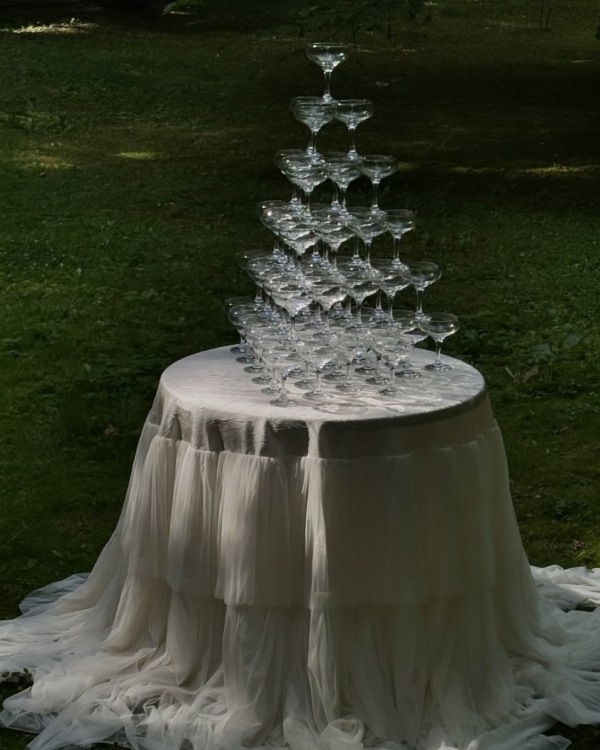 30 Creative Drink Tower Ideas to Elevate Your Cocktail Hour