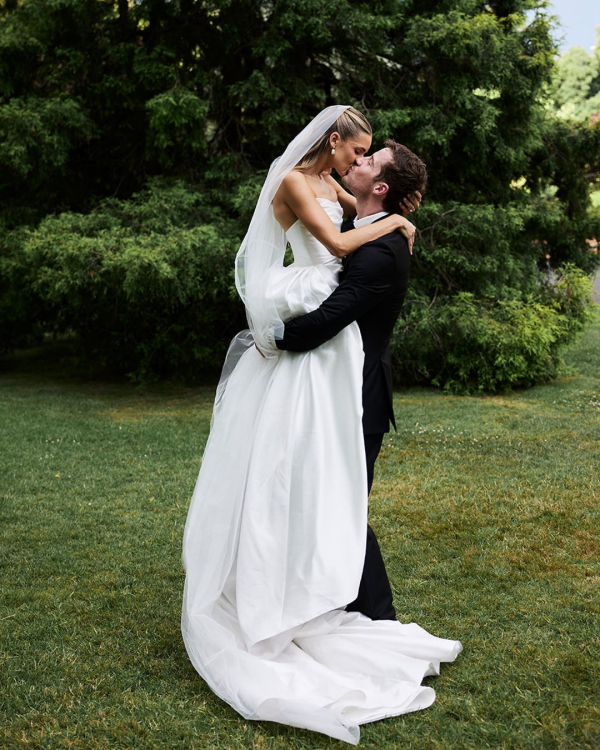 23 Best Wedding Photographers in Australia | Modern, Cinematic Photography | TOP Luxury Bridal Photographers