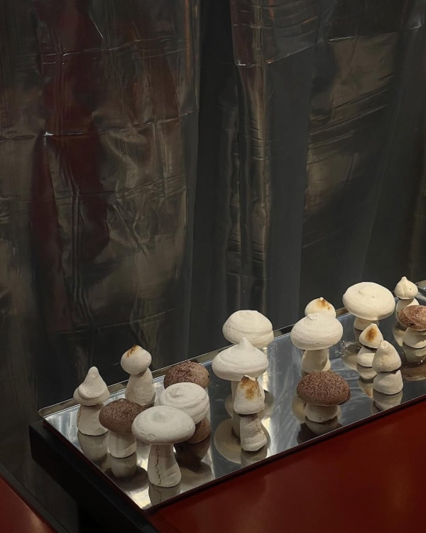 35 Chic Ideas to Elevate Your Wedding Dessert Tables