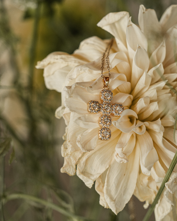 A Sun-Kissed Celebration in Greece Captured on Film