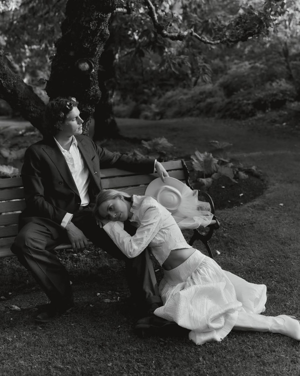 35 Engagement Photoshoot Ideas for Unforgettable Photos