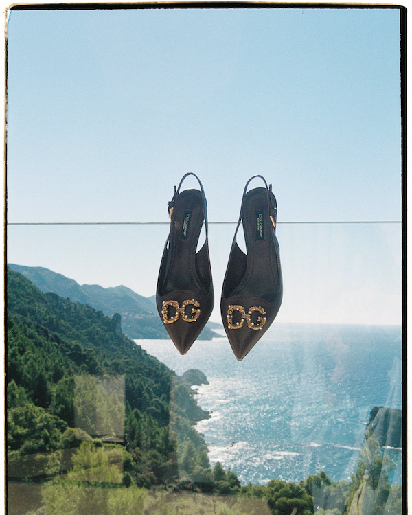 A Sun-Kissed Celebration in Greece Captured on Film
