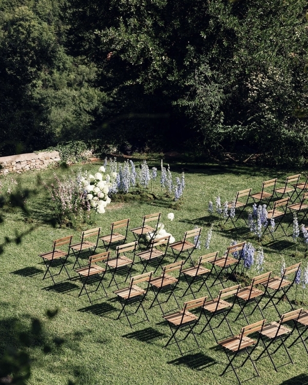 The Cost of Wedding Flowers: A Guide to Budgets & Blooms at Every Price Point