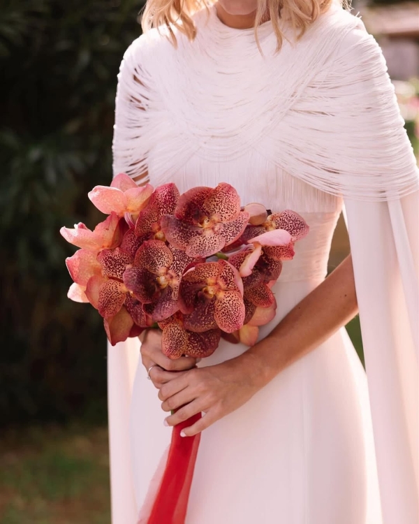 10 Flower Varieties Trending for 2025 Weddings