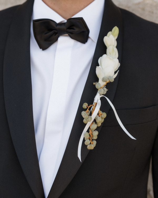 An Immersive Wedding in Puglia with Sculptural Tables and Artful Florals