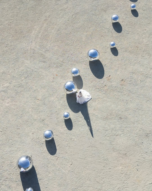 Should Wedding Vendors Disclose Their Use of AI to Couples?