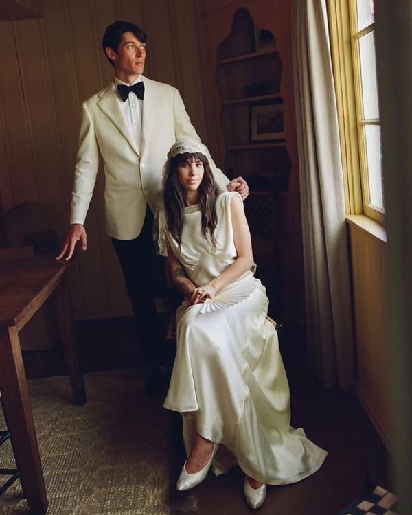 40 Unique Portraits Ideas for the Bride and Groom