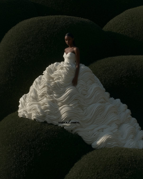 Should Wedding Vendors Disclose Their Use of AI to Couples?