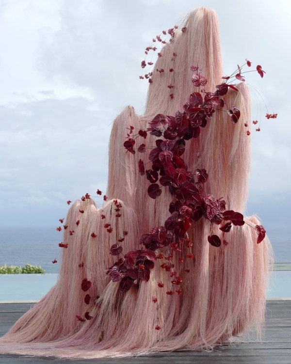 Should Wedding Vendors Disclose Their Use of AI to Couples?