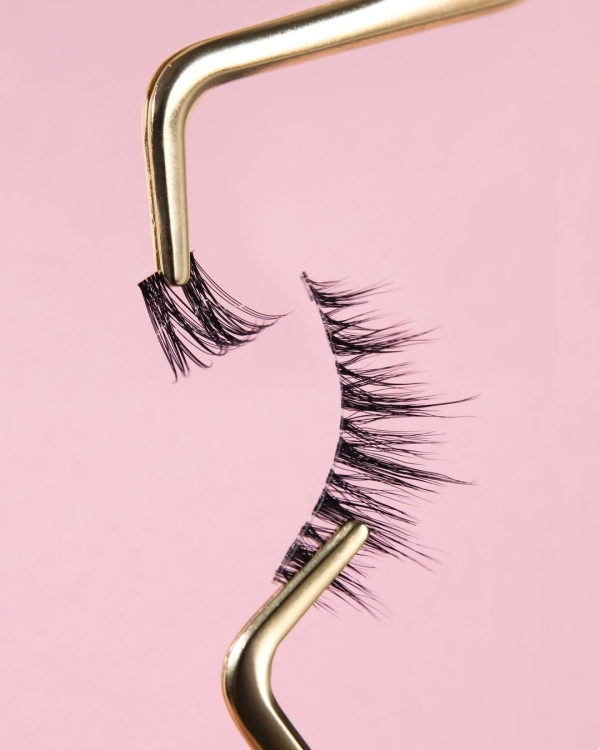 10 Brands for the Best Bridal Fake Lashes