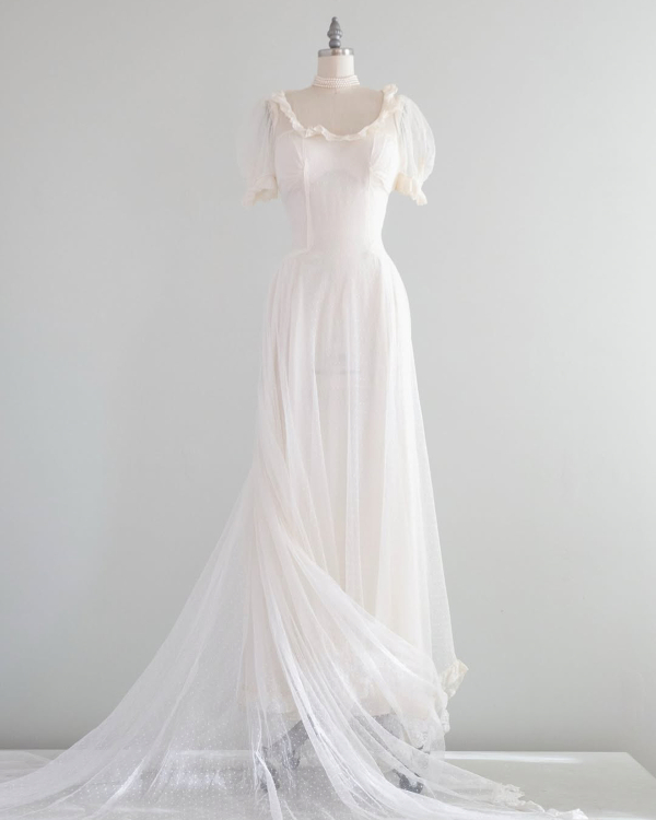 13 Vintage Bridal Boutiques in the US