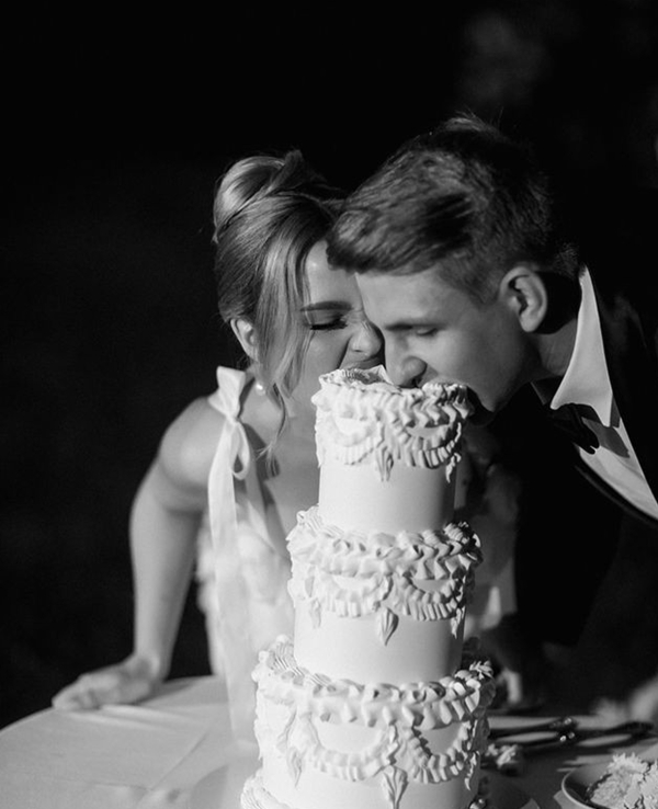 40 Unique Portraits Ideas for the Bride and Groom