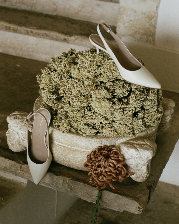 An Immersive Wedding in Puglia with Sculptural Tables and Artful Florals