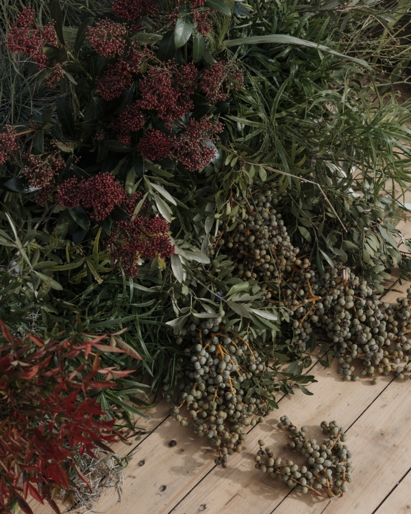 An Immersive Wedding in Puglia with Sculptural Tables and Artful Florals