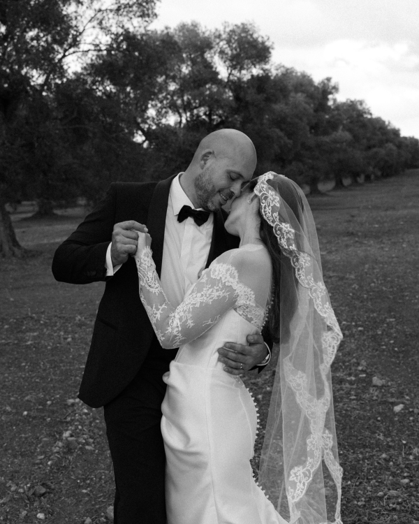 An Immersive Wedding in Puglia with Sculptural Tables and Artful Florals