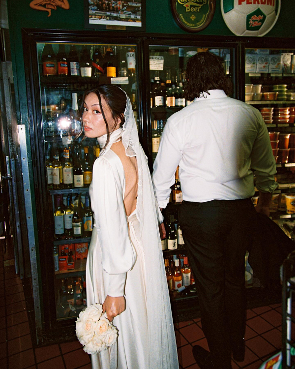 40 Unique Portraits Ideas for the Bride and Groom