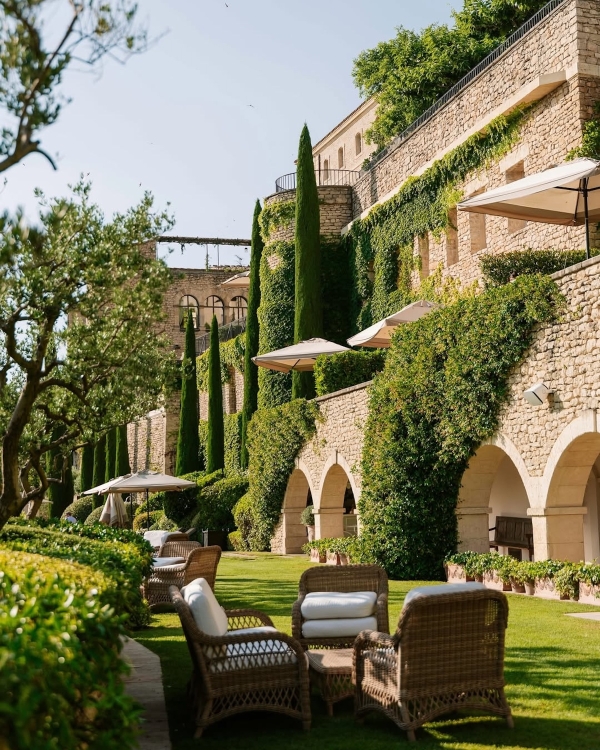 15 Beautiful Garden Wedding Venues in Europe