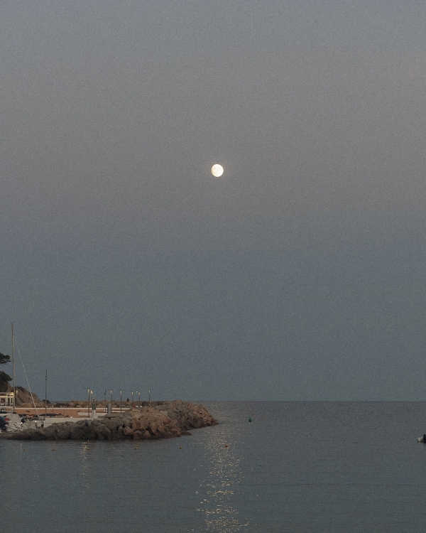 A Modern Mediterranean Wedding Weekend Amongst Catalan Vineyards