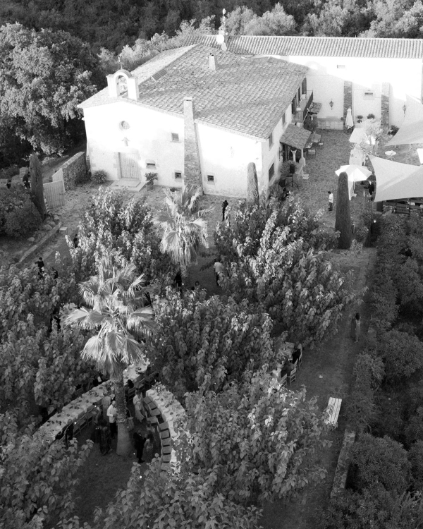 A Modern Mediterranean Wedding Weekend Amongst Catalan Vineyards