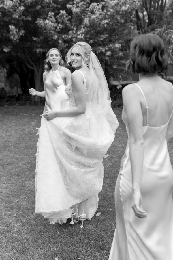 Ellie and David’s Romantic Garden Wedding at Aravina Estate | Photos | Winery Wedding in Australia Inspiration