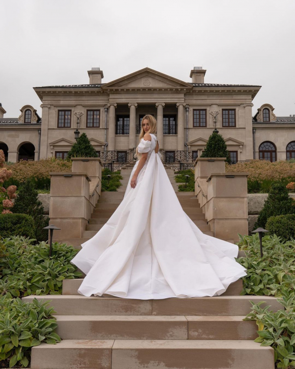 Celebrity Wedding Dress Designers | Top of The Most Famous, Luxury Bridal Designers | High-End, Expensive