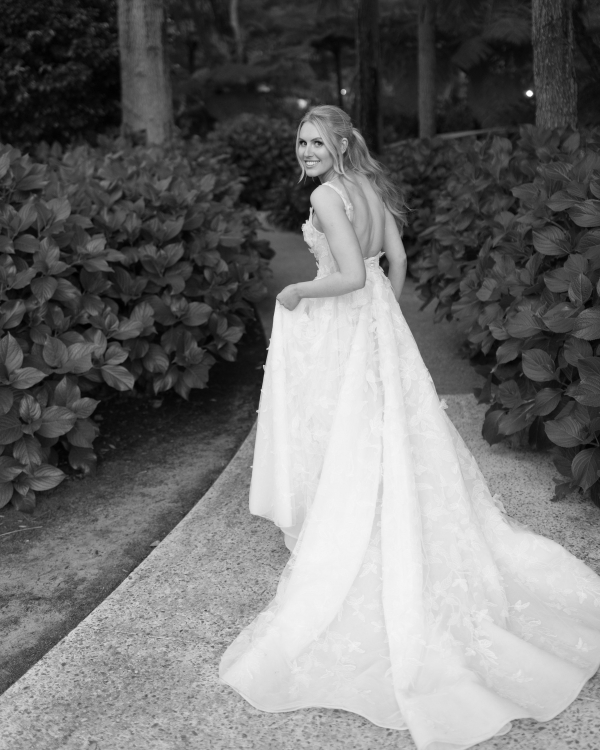 Ellie and David’s Romantic Garden Wedding at Aravina Estate | Photos | Winery Wedding in Australia Inspiration