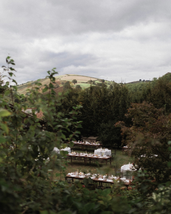 Wedding Gift Etiquette | Present Protocol for Guests | Giving Etiquette, Rules for Destination Weddings