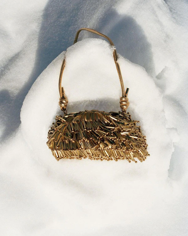Chic Handbags to Carry on Your Wedding Day — photo 1