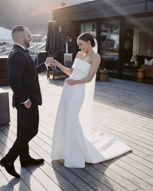 First Look Wedding Photography Advice | Bride and Fiance First Look Photos