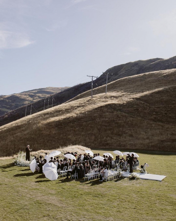 First Look Wedding Photography Advice | Bride and Fiance First Look Photos