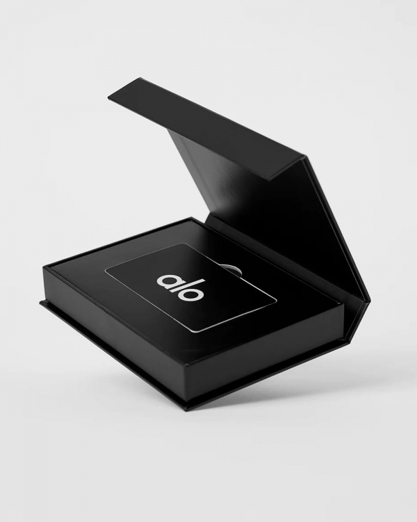 Best Valentine's Day Gift Ideas For Her | Romantic V-Day Presents