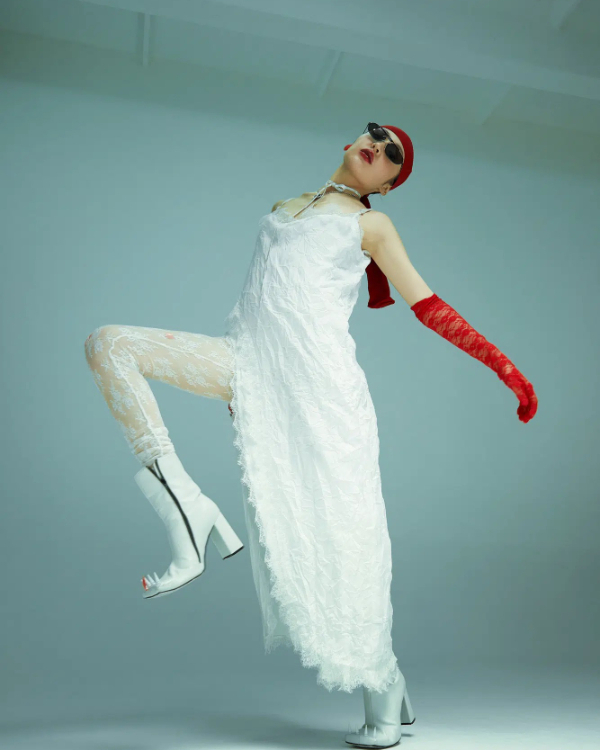 40 Colorful Shoes & Accessories to Brighten Your Bridal Look