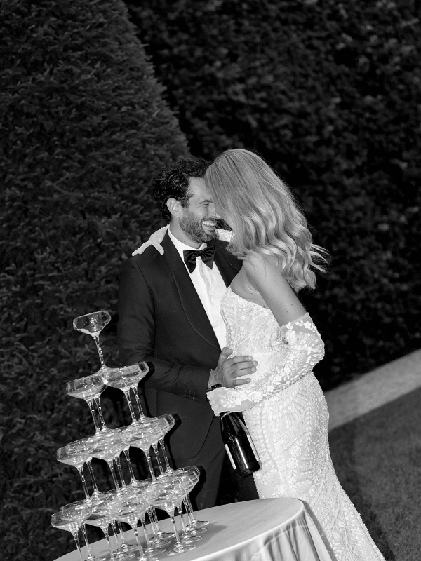 Photographers Beige and Wine