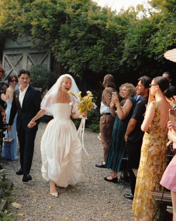 How to Handle Wedding Guest List Requests from Parents & In-Laws