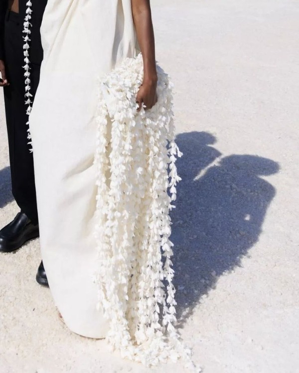 10 Flower Varieties Trending for 2025 Weddings